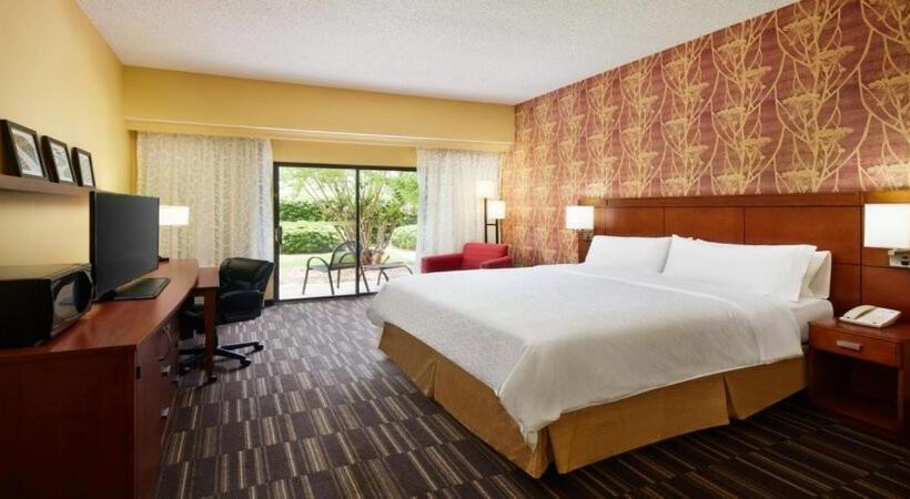اتاق استاندارد با تخت بزرگ, Holiday Inn Express Tifton