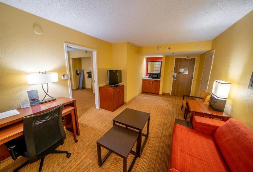 سوئیت با تخت بزرگ, Iowa Inn Bettendorf Quad Cities
