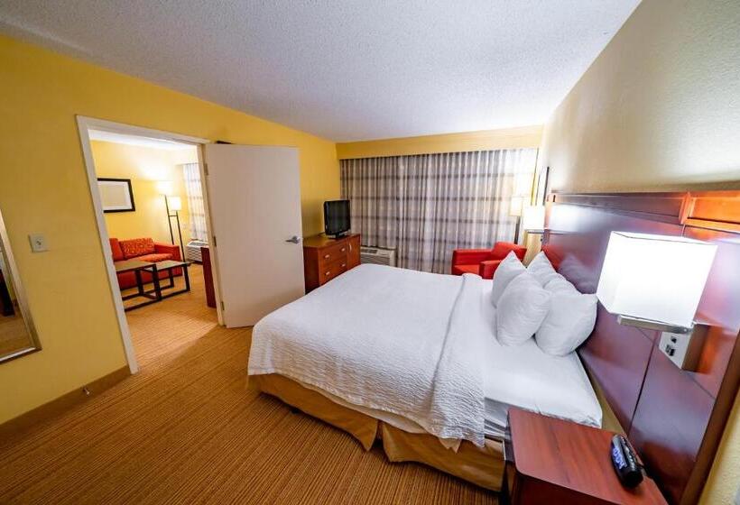 سوئیت با تخت بزرگ, Iowa Inn Bettendorf Quad Cities