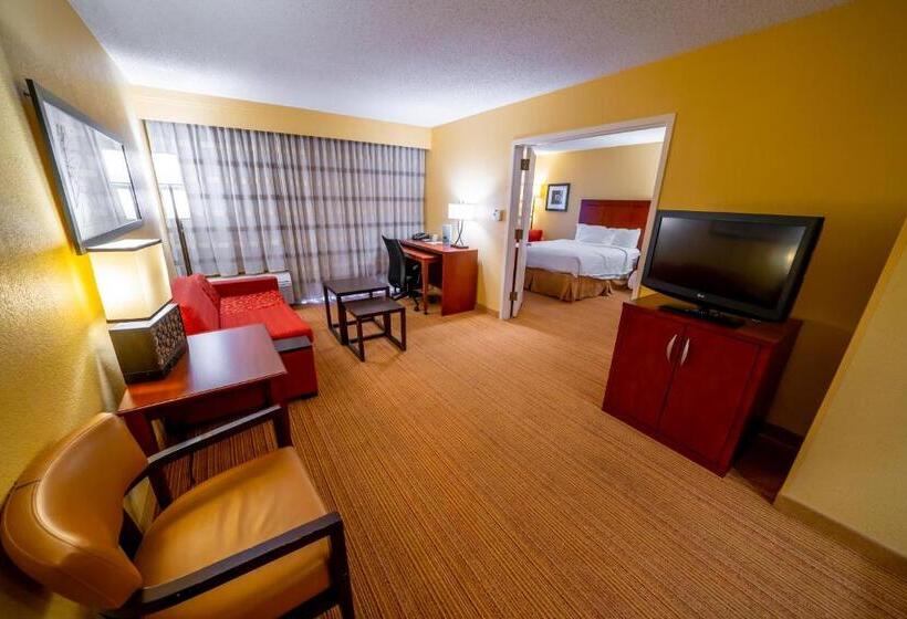 جناح سرير ملكى, Sonesta Select Bettendorf Quad Cities