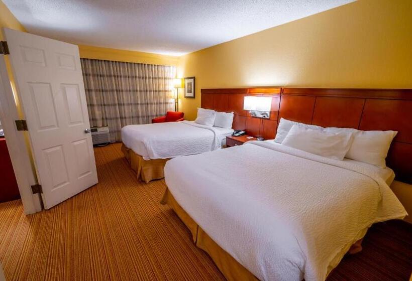 Suite Queen Bed, Iowa Inn Bettendorf Quad Cities