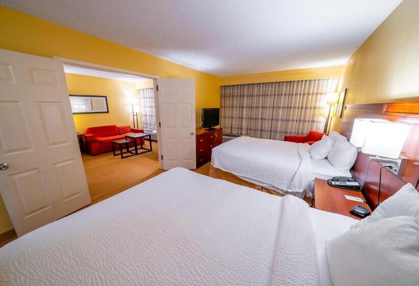 Suite Queen Bed, Iowa Inn Bettendorf Quad Cities