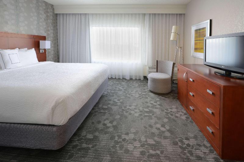 Suite King Bed, Sonesta Select Dallas Central Expressway