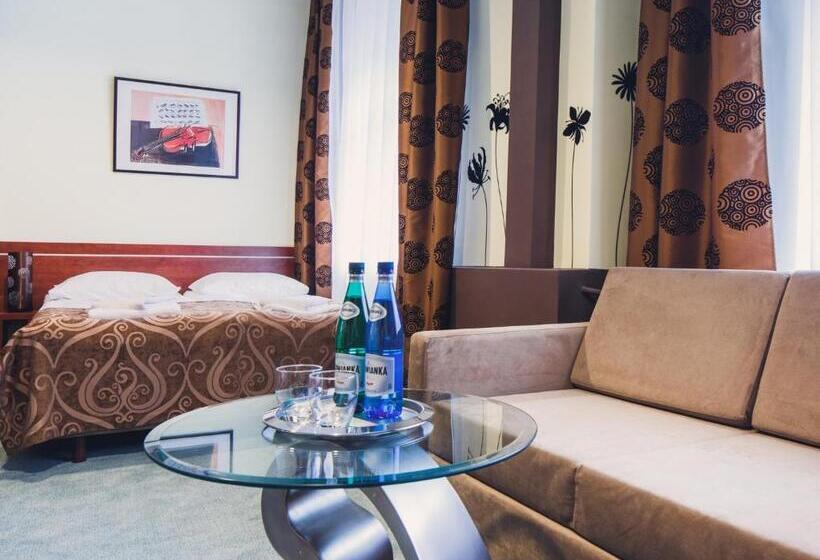 استودیوی استاندارد, Chmielna Warsaw
