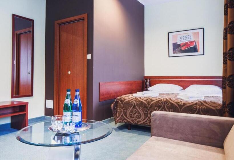استودیوی استاندارد, Chmielna Warsaw