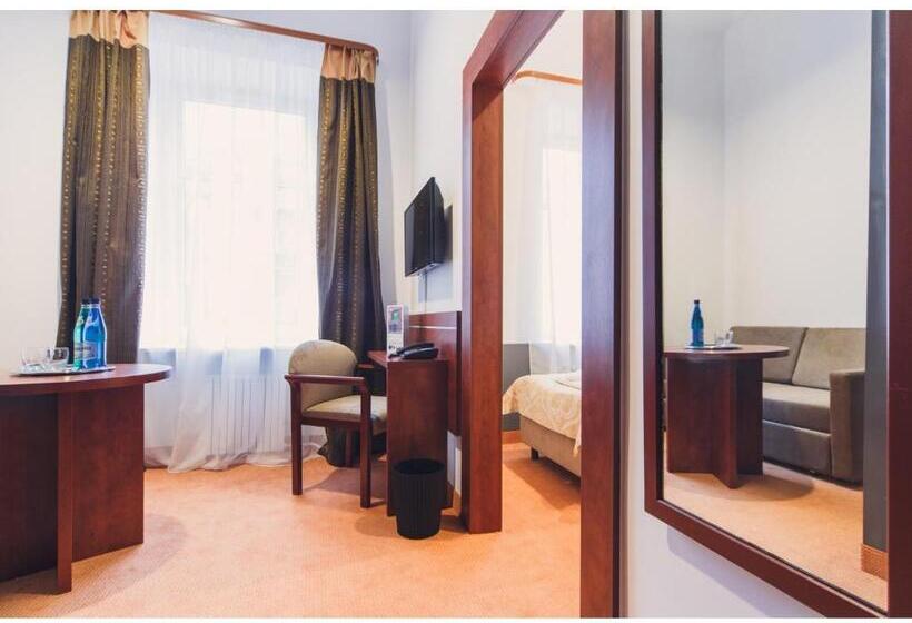 سوییت, Chmielna Warsaw