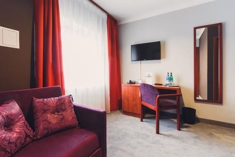 اتاق استاندارد یک نفره, Chmielna Warsaw
