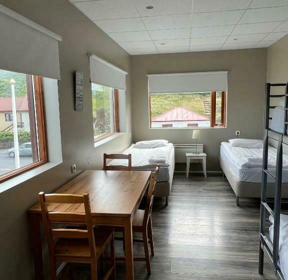 اتاق استاندارد چهار تخته, Við Hafið Guesthouse