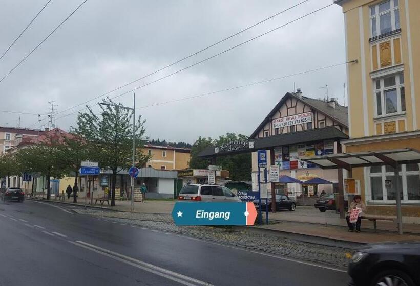 اتاق ساده سه‌ نفره, Pension Kamenný Dvůr