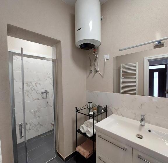 اتاق استاندارد با تراس, Mandarin Premium Apartments