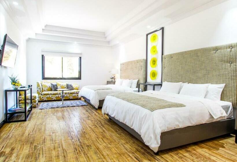 سوییت جونیور, Boutique Villa Toscana