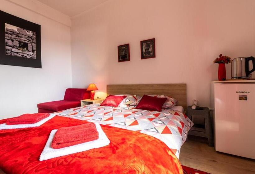 اتاق استاندارد با بالکن و چشم‌انداز دریا, Rooms Bačić