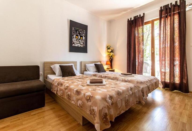 اتاق استاندارد با چشم‌انداز شهر, Rooms Bačić