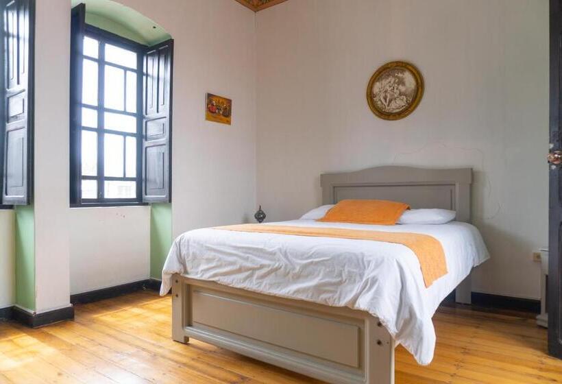 اتاق استاندارد با سرویس بهداشتی مشترک, Villa Bonita Hostel