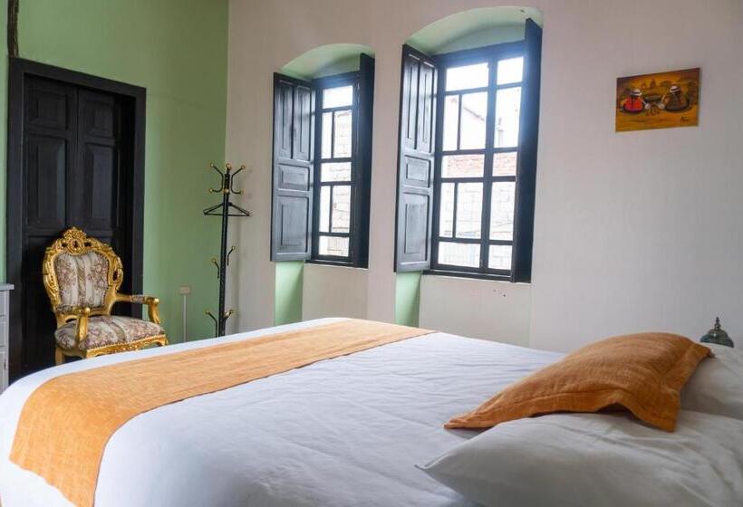 اتاق استاندارد با سرویس بهداشتی مشترک, Villa Bonita Hostel