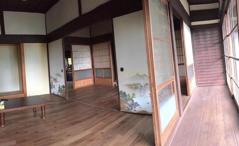 اتاق سه نفره دلوکس با چشم‌انداز دریا, Kumano Kodo Winery Guest House