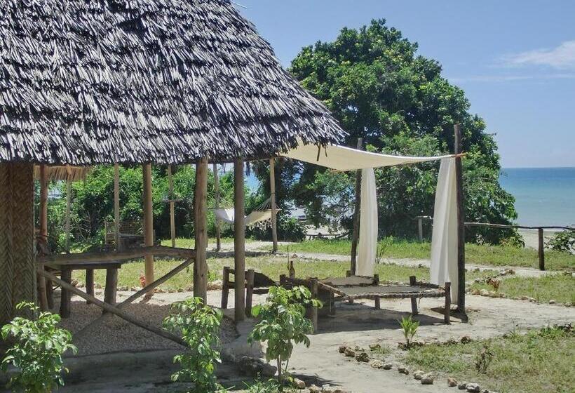 اتاق سه نفره دلوکس با چشم‌انداز دریا, Jabar Lodge