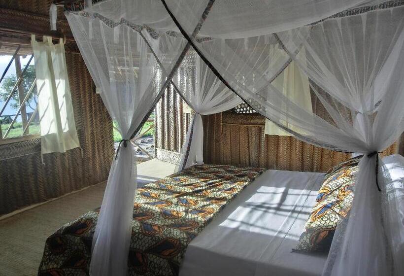 اتاق سه نفره دلوکس با چشم‌انداز دریا, Jabar Lodge