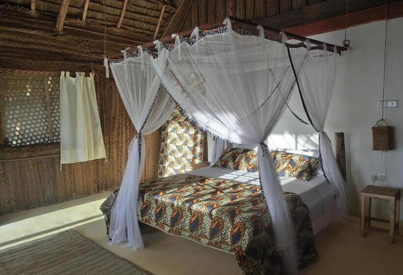 اتاق سه نفره دلوکس با چشم‌انداز دریا, Jabar Lodge