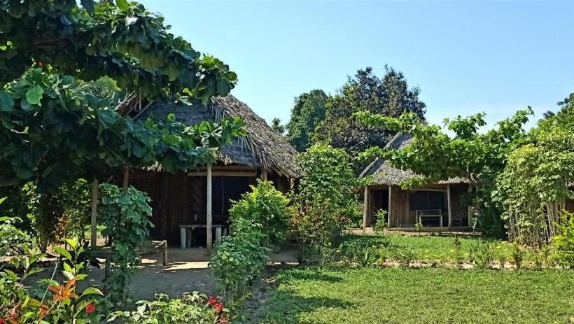 بانگلوی استاندارد با چشم‌انداز دریا, Jabar Lodge