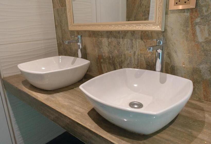 سوئیت با وان آب گرم, Paradis Suite Cusco