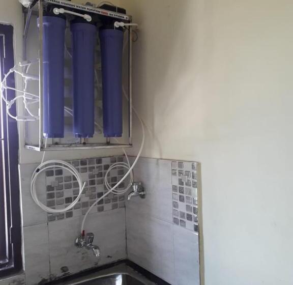 اتاق لوکس یک تخته, Yog Bhawan