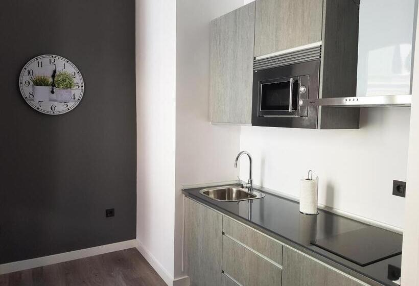 استودیوی استاندارد, Apartamentos Granada Deluxe 3000