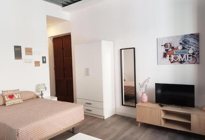 استودیوی استاندارد, Apartamentos Granada Deluxe 3000