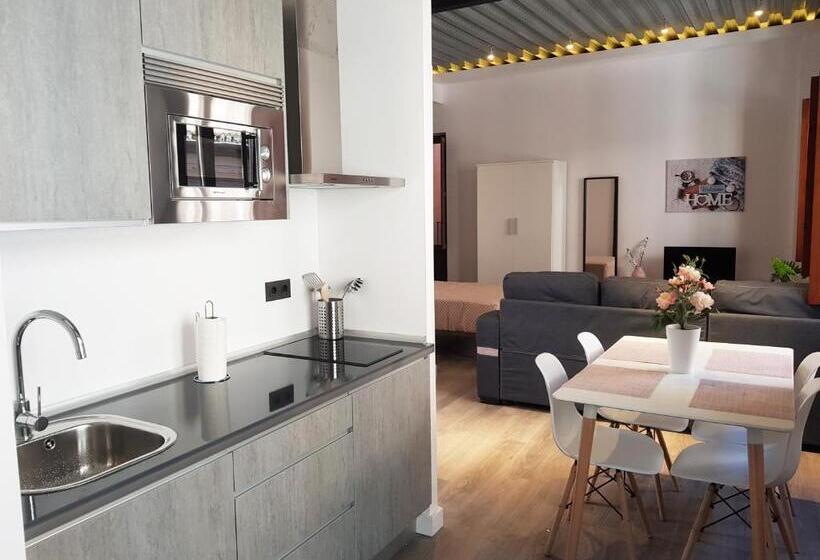 استودیوی لوکس, Apartamentos Granada Deluxe 3000