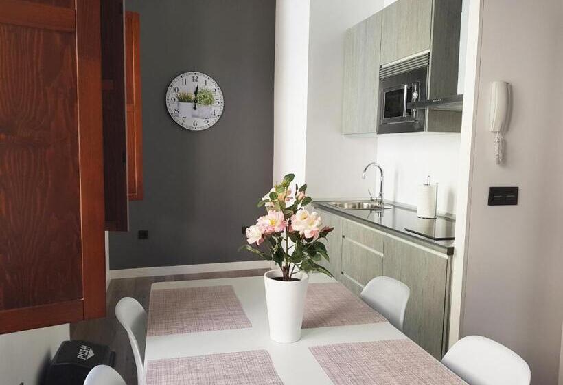 استودیوی لوکس, Apartamentos Granada Deluxe 3000