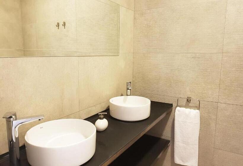 استودیوی لوکس, Apartamentos Granada Deluxe 3000