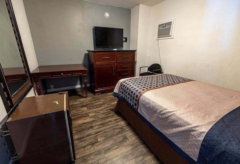 اتاق استاندارد سه نفره, American Inn & Suites Russellville