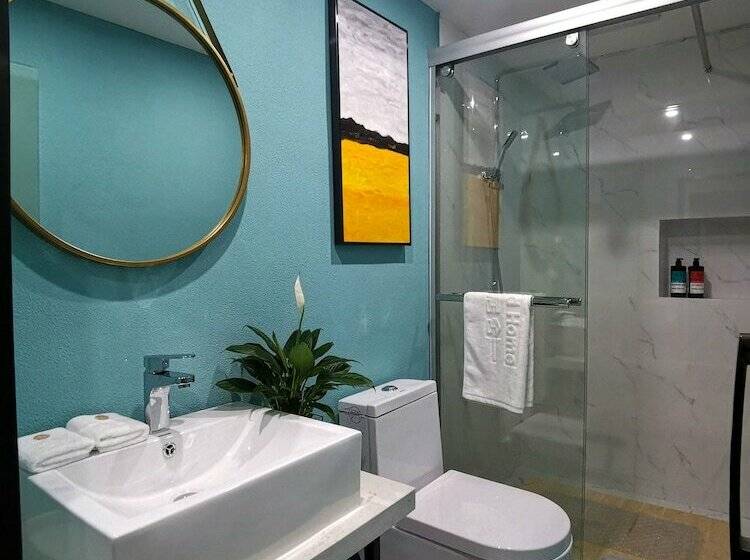 اتاق استاندارد, Catcher Home