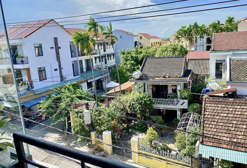 اتاق لوکس با چشم‌انداز شهر, Little Boss Homestay