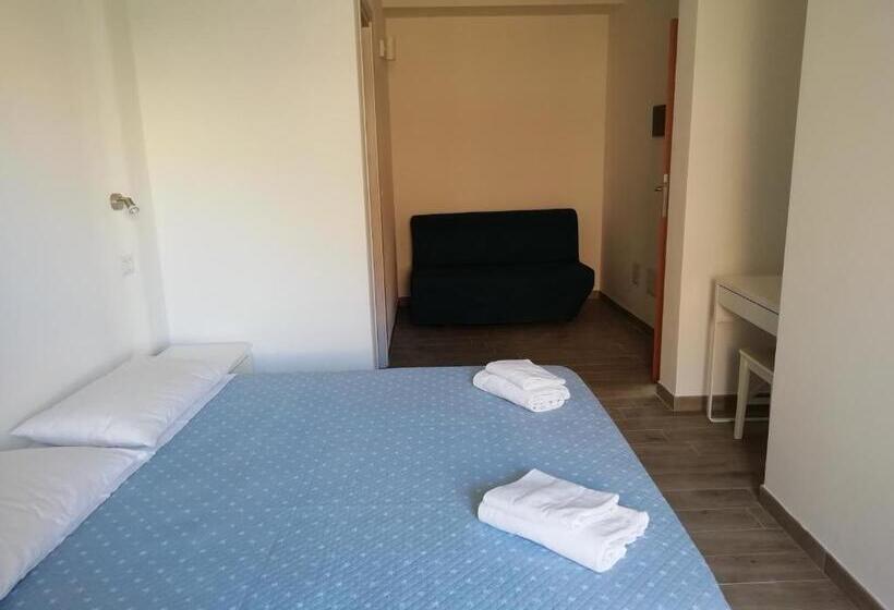 اتاق استاندارد سه تخته با بالکن, Domo Alghero Centro