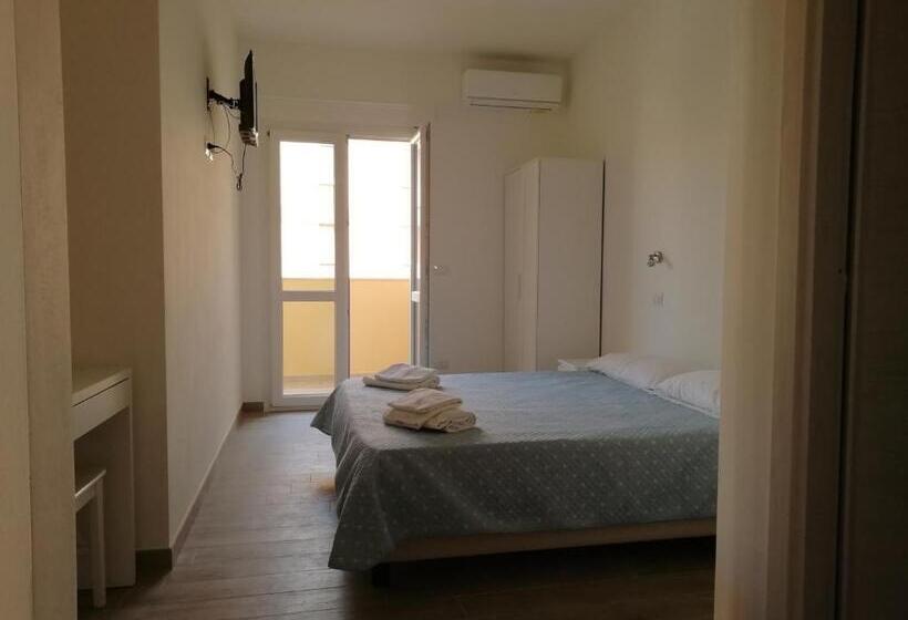 اتاق استاندارد سه تخته با بالکن, Domo Alghero Centro