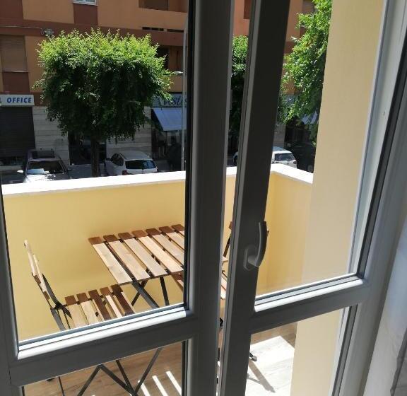 اتاق استاندارد چهارنفره با بالکن, Domo Alghero Centro
