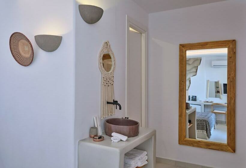اتاق لوکس با چشم‌انداز دریا, Mythic Paros , Adults Only