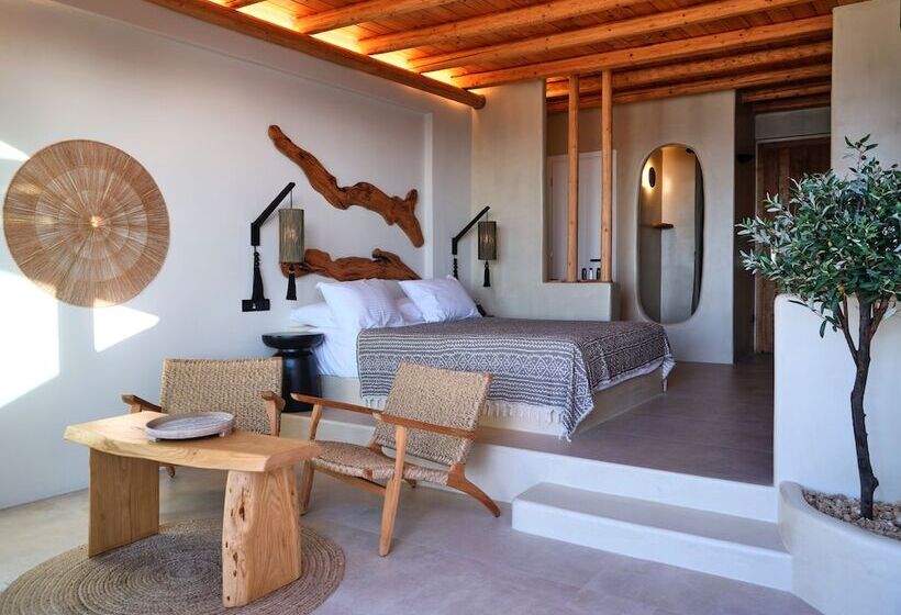 سوییت با چشم‌انداز دریا, Mythic Paros , Adults Only