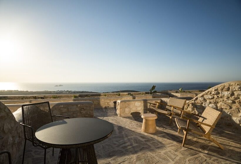 سوییت با چشم‌انداز دریا, Mythic Paros , Adults Only