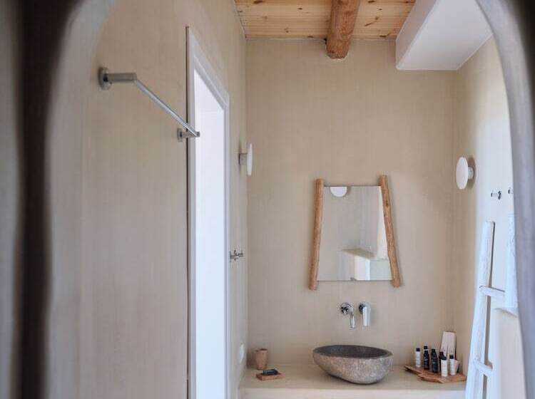 اتاق لوکس با چشم‌انداز دریا, Mythic Paros , Adults Only
