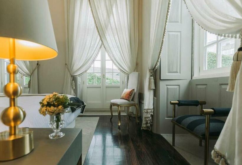 سوییت جونیور, Torel Palace Porto