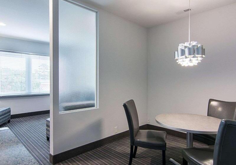 سوئیت با تخت بزرگ, Comfort Inn Williamsburg Gateway