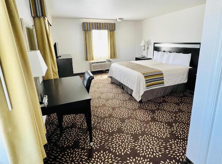 اتاق لوکس با تخت بزرگ, Court Plaza Inn & Suites Of Mackinaw