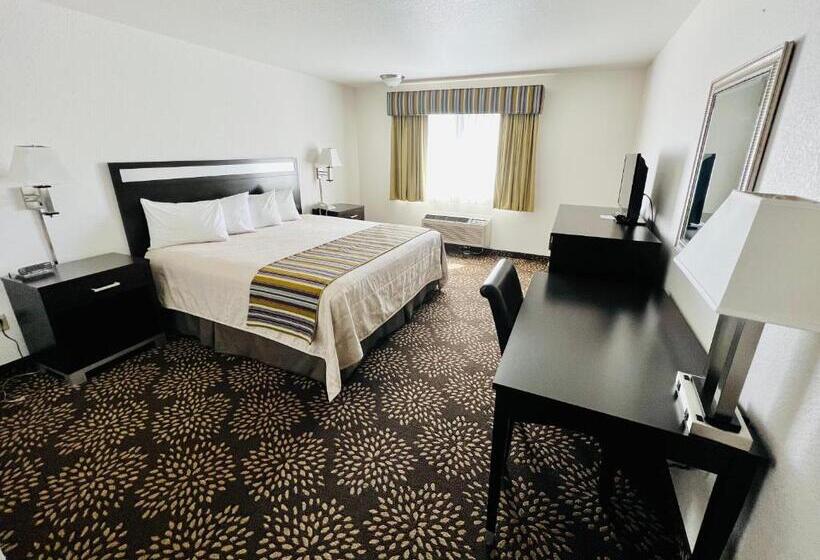 اتاق لوکس با تخت بزرگ, Court Plaza Inn & Suites Of Mackinaw