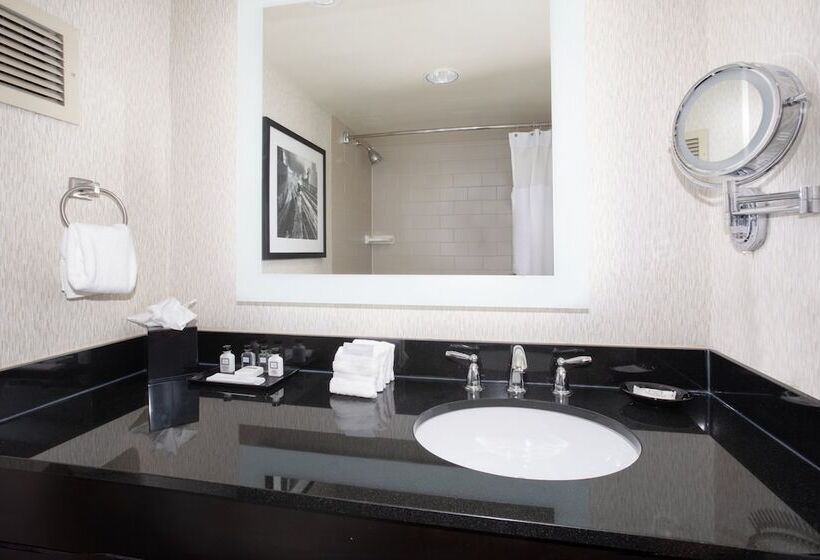 اتاق استاندارد با 2 تخت دوبل, Crowne Plaza Kansas City Downtown, An Ihg