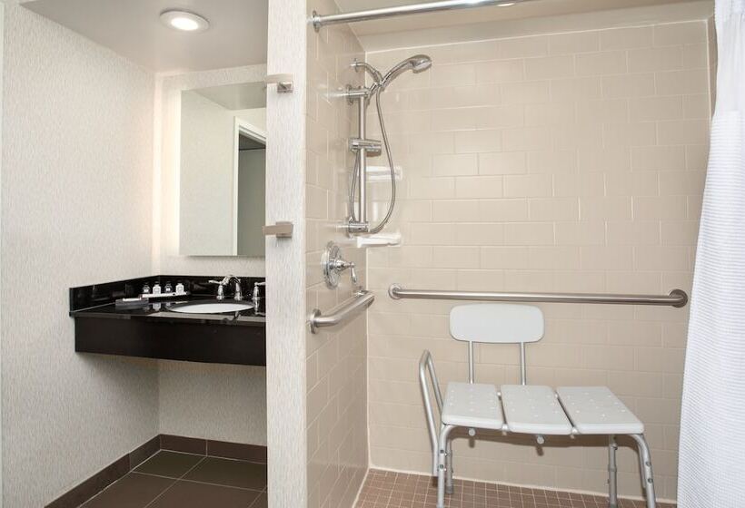 سوئیت برای معلولان, Crowne Plaza Kansas City Downtown, An Ihg