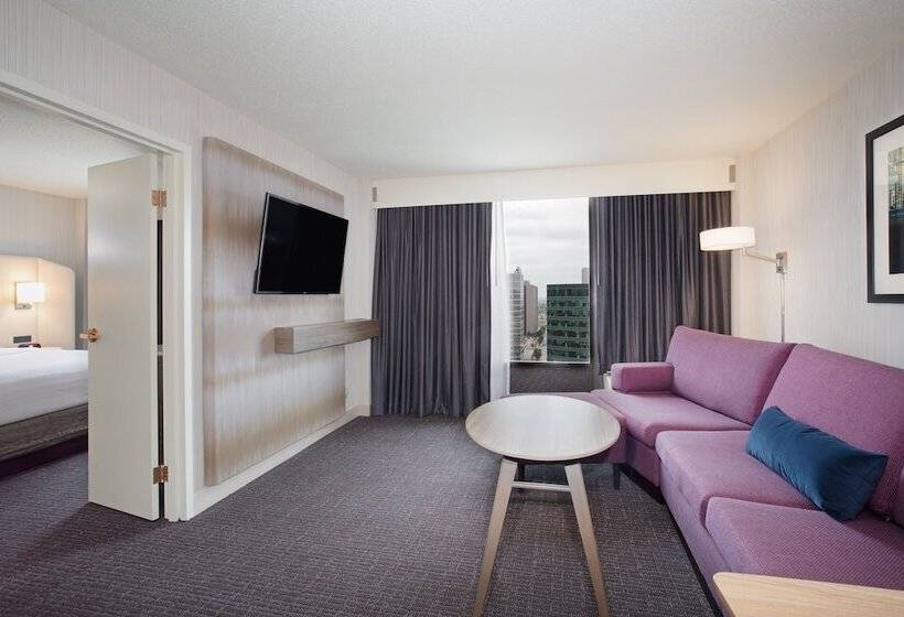 Suite Adapted for people with reduced mobility, Crowne Plaza  Kansas City Downtown