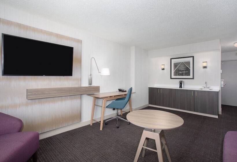 سوئیت برای معلولان, Crowne Plaza Kansas City Downtown, An Ihg