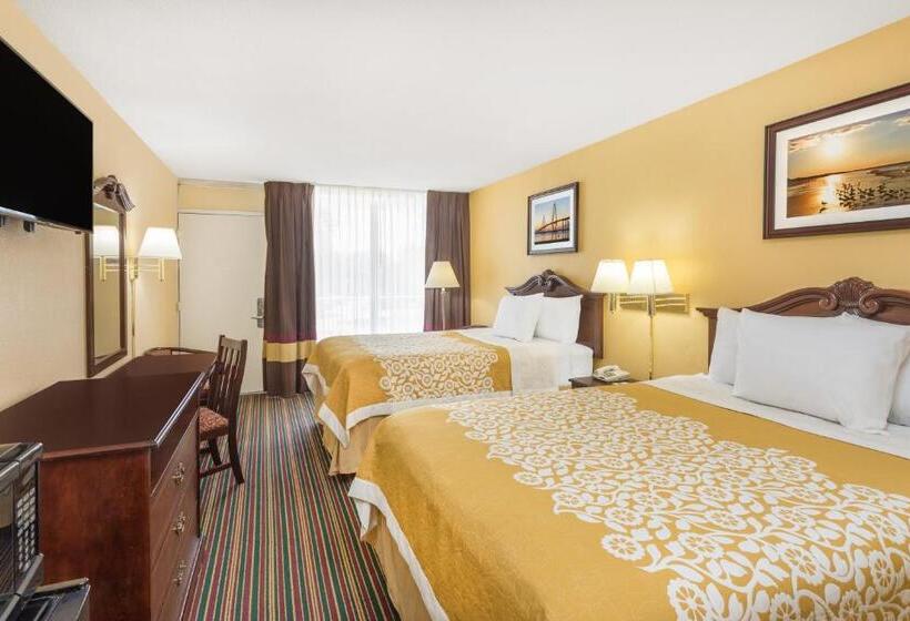 اتاق استاندارد با 2 تخت دوبل, Days Inn By Wyndham Mt Pleasantcharlestonpatriots Point